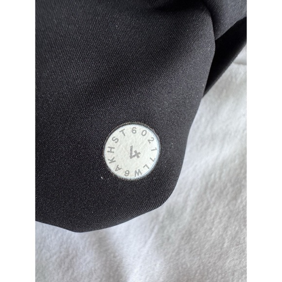 Lululemon Size 4 Fast Free Crop II Nulux 20" Black With Pockets Workout Gym EUC - Picture 8 of 10